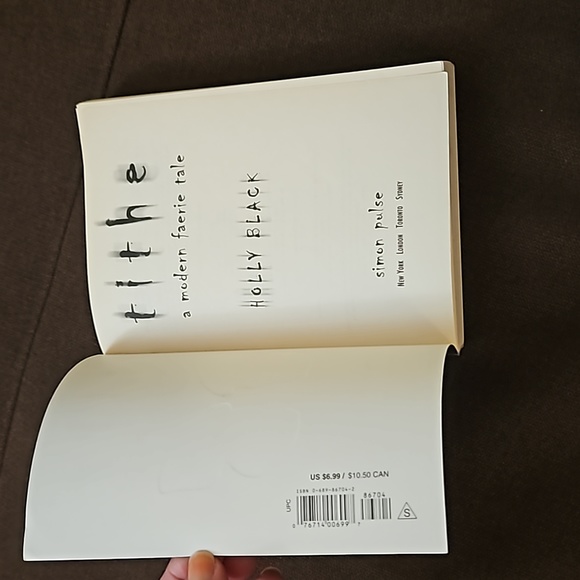 Tithe a modern faerie tale by Holly Black Book - Picture 6 of 9
